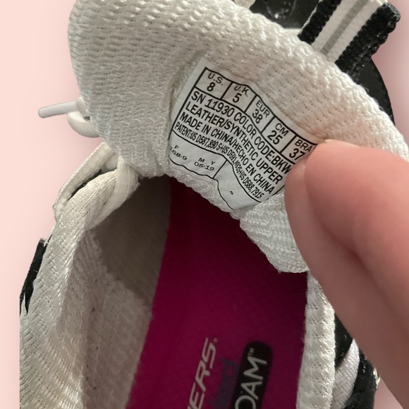 Sketchers memory foam sneakers - Picture 3 of 4